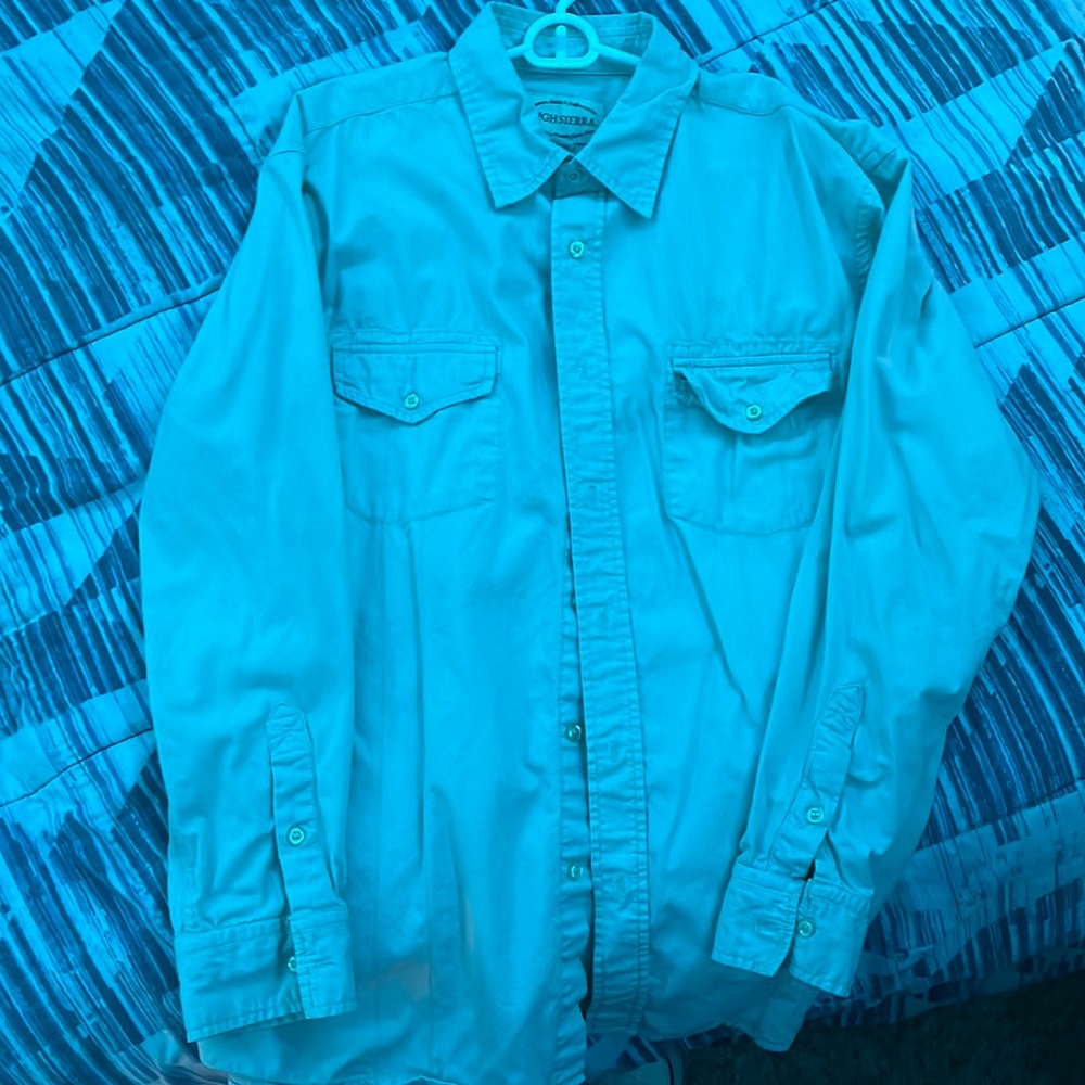 Large tan high Sierra long sleeved collared shirt